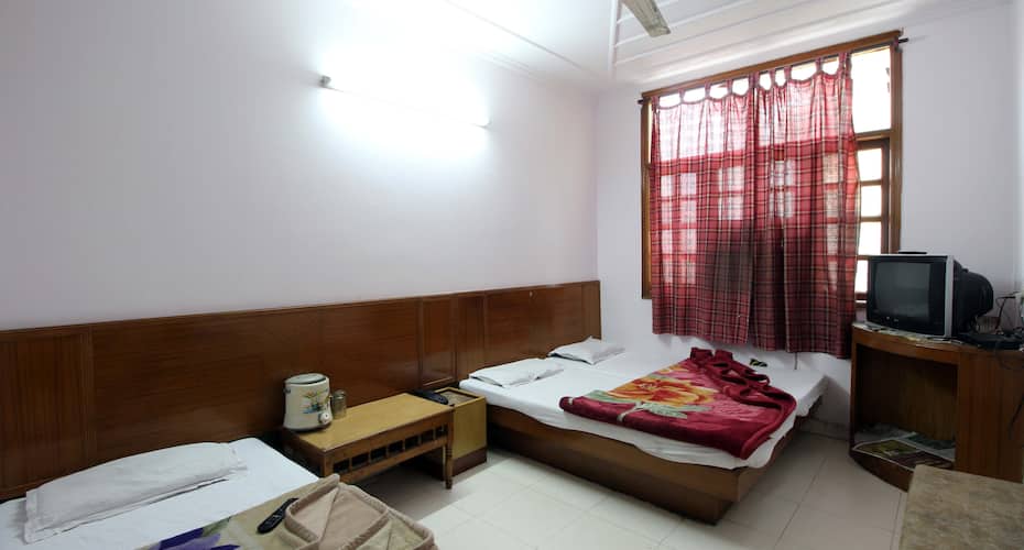 TG Rooms Paharganj 4, New Delhi 5